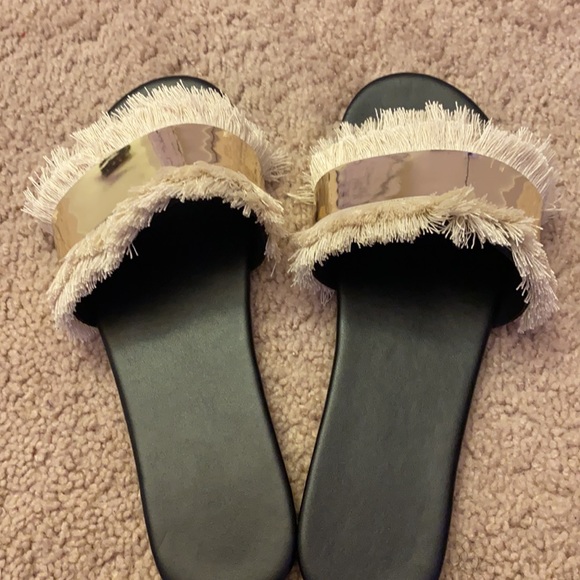 Sandals - Picture 4 of 4